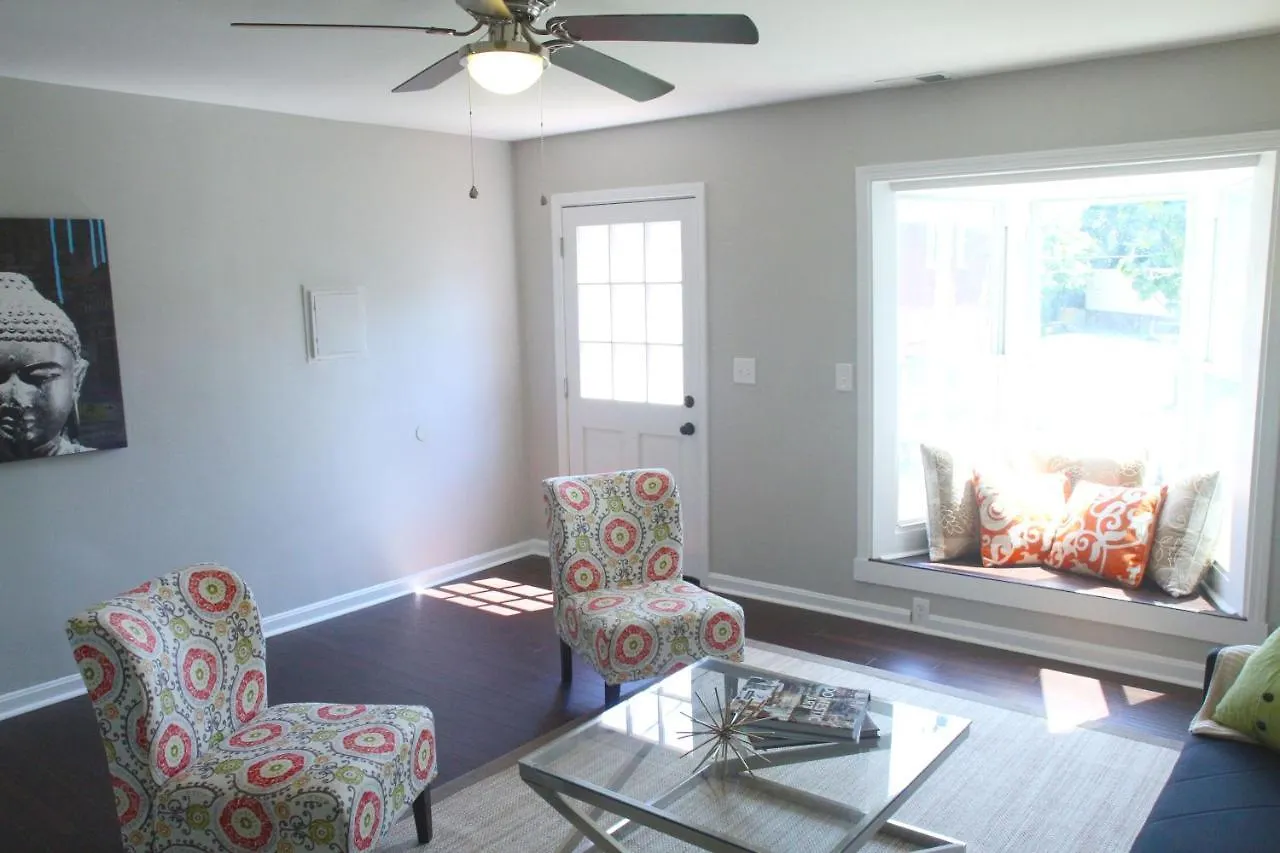 Casa vacanze Villa The Orange Door-Sleeps 10 Louisville
